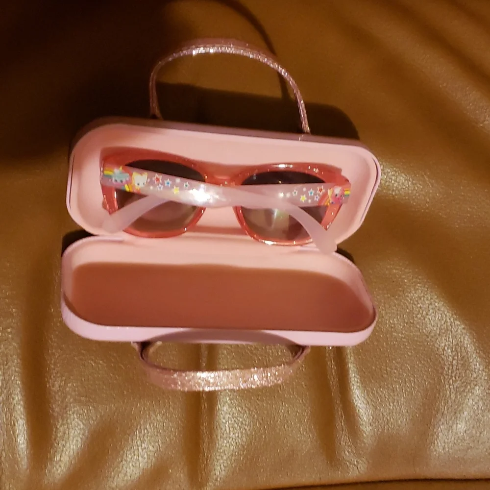 Girls PK Fashion Sunglasses with carring case NWT